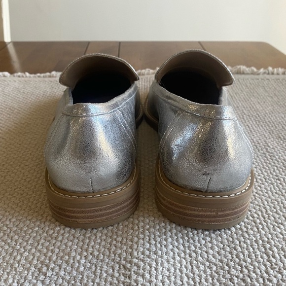 NWOT Dolce Vita Fran Loafer Silver Faux Leather Two-Toned Square Toe Sz 10M - Picture 3 of 5